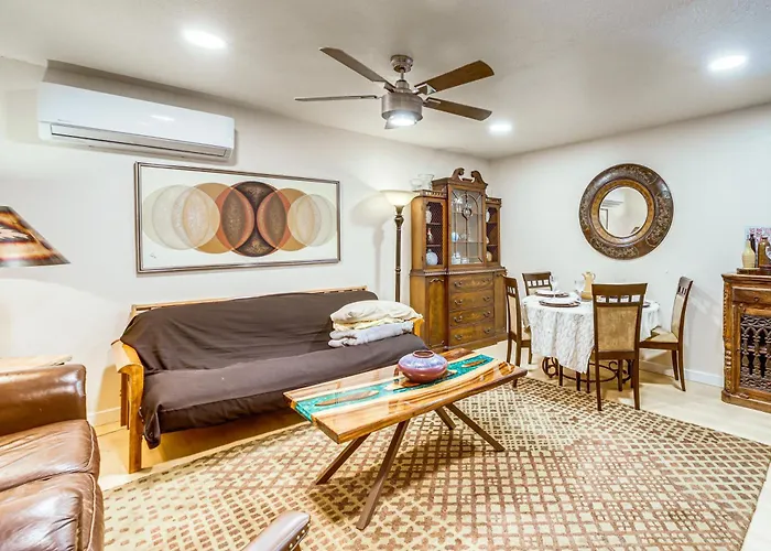 10 Mi To Dtwn: Pet-friendly Getaway!